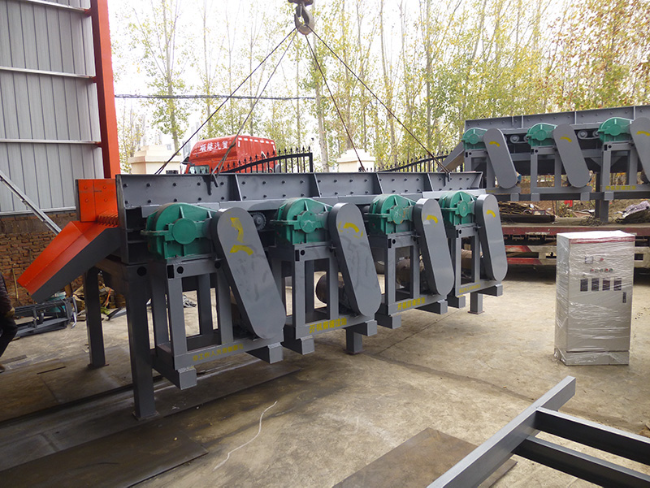 河北沙河市土石分離機(jī) 滾軸篩現(xiàn)場(chǎng)